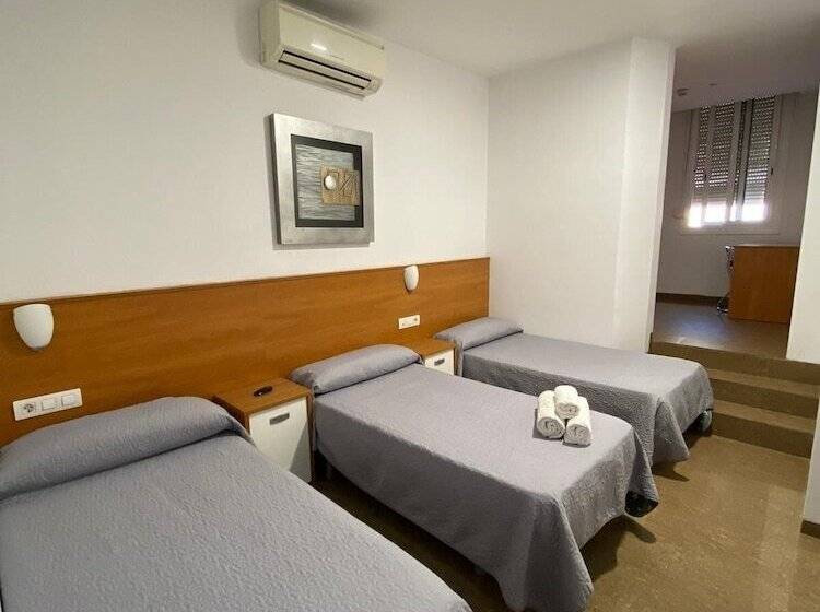 Номер Стандарт, Hostal Drassanes