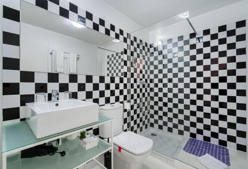 استودیوی استاندارد, Fine Arts Studios By Olala Homes