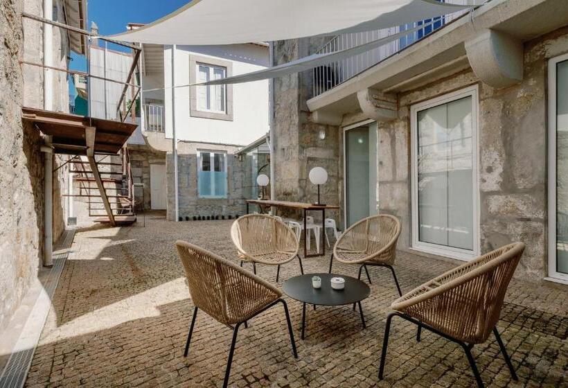 استودیوی استاندارد, Fine Arts Studios By Olala Homes