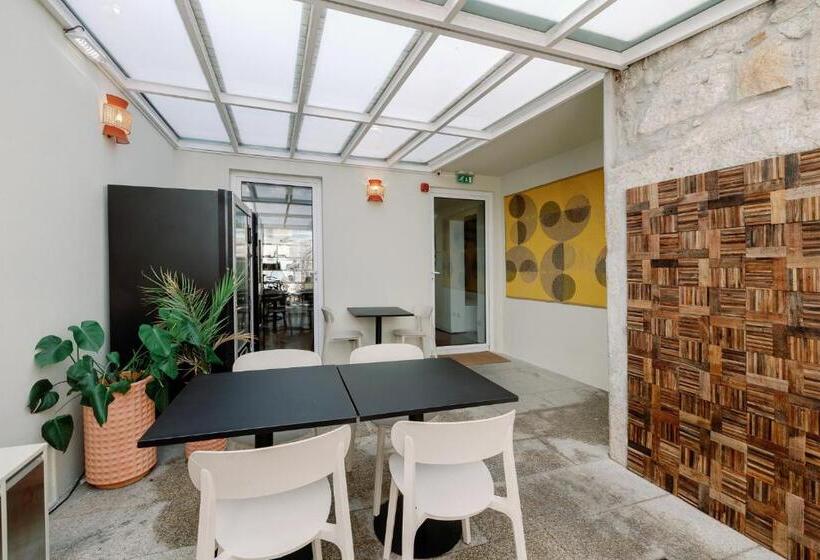 استودیوی استاندارد, Fine Arts Studios By Olala Homes