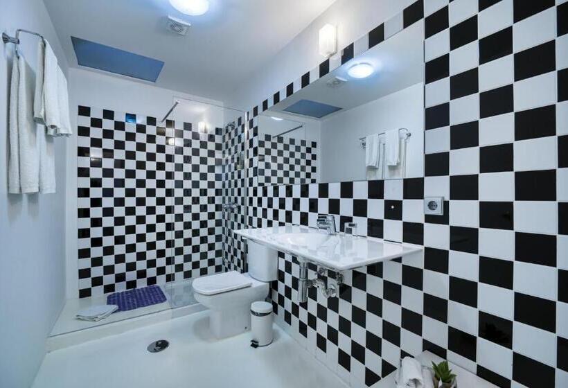 استودیو استاندارد با بالکن, Fine Arts Studios By Olala Homes