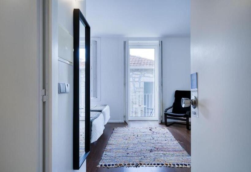 اتاق استاندارد با بالکن, Fine Arts Studios By Olala Homes