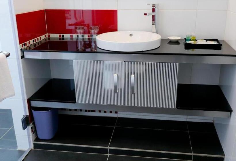 キングサイズベッドのデラックスルーム, Pine Garden