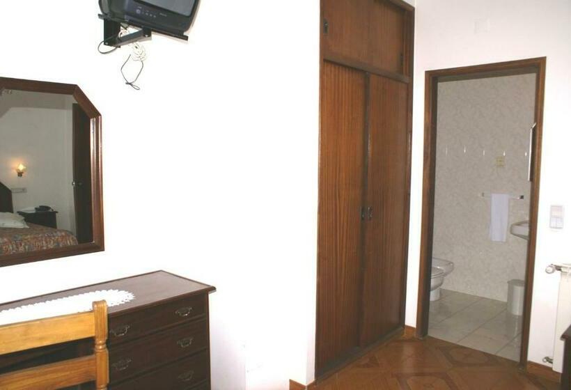 חדר סטנדרט לשלושה, Primavera