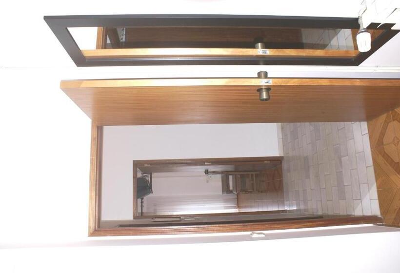 חדר משפתחתי סופריור, Primavera