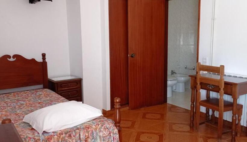 חדר סטנדרט לשלושה, Primavera