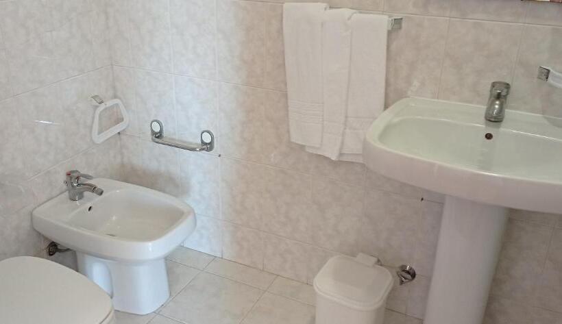 חדר סטנדרט לשלושה, Primavera