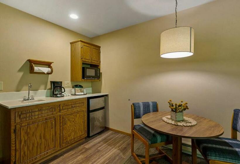 סוויטה, Somerset Inn & Suites