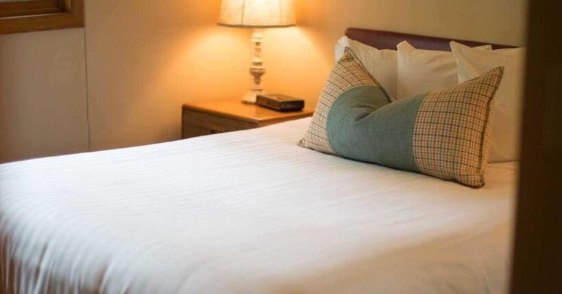 חדר דלוקס עם מרפסת, Somerset Inn & Suites