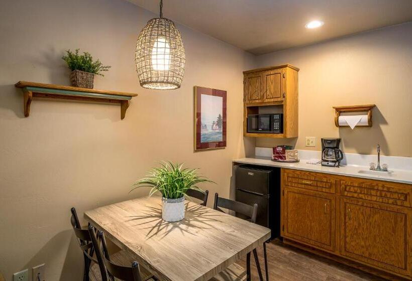 סוויטה עם ג'קוזי, Somerset Inn & Suites