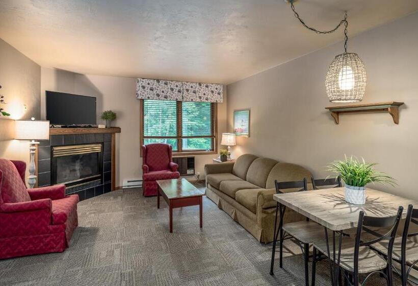 סוויטה עם ג'קוזי, Somerset Inn & Suites