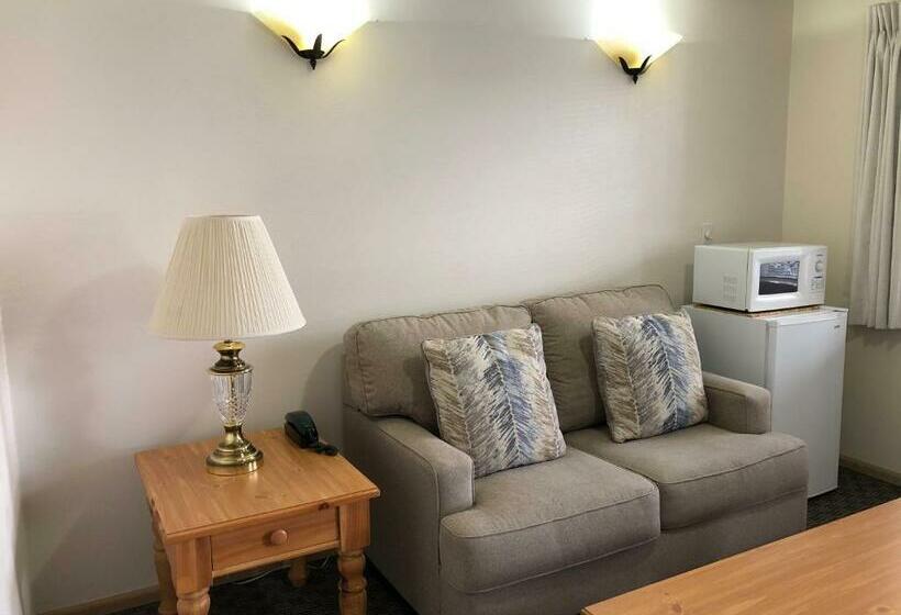 סוויטה נוף לגינה, The Landmark Inn