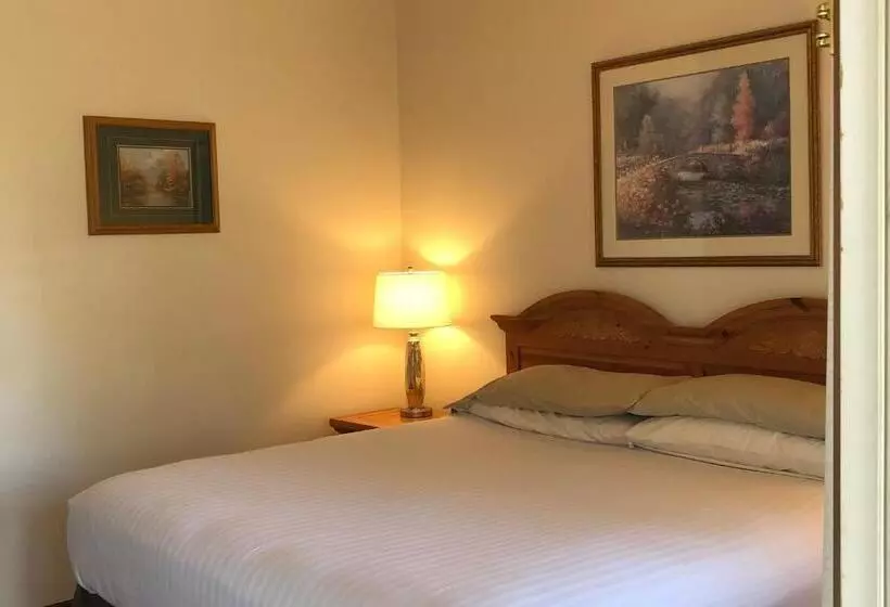 キングサイズベッドのスイートルーム, The Landmark Inn