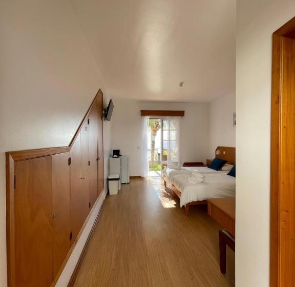 غرفة قياسية إطلالة جانبية علي البحر, Valhalla Panorama   The Old Residencial Pina