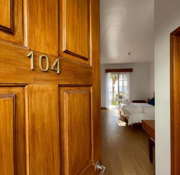 غرفة قياسية إطلالة جانبية علي البحر, Valhalla Panorama   The Old Residencial Pina