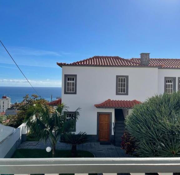 غرفة قياسية إطلالة جانبية علي البحر, Valhalla Panorama   The Old Residencial Pina