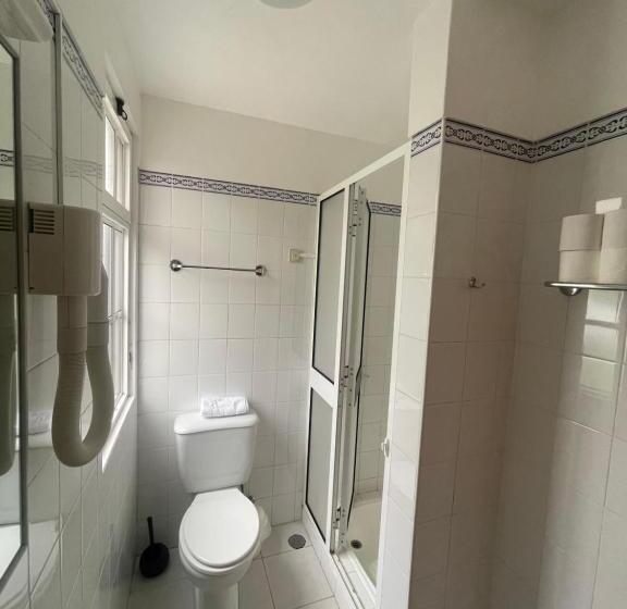 غرفة قياسية إطلالة جانبية علي البحر, Valhalla Panorama   The Old Residencial Pina