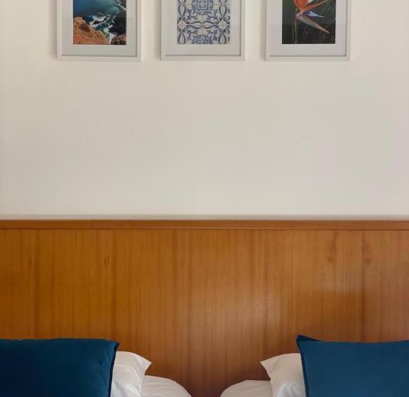 غرفة قياسية إطلالة جانبية علي البحر, Valhalla Panorama   The Old Residencial Pina