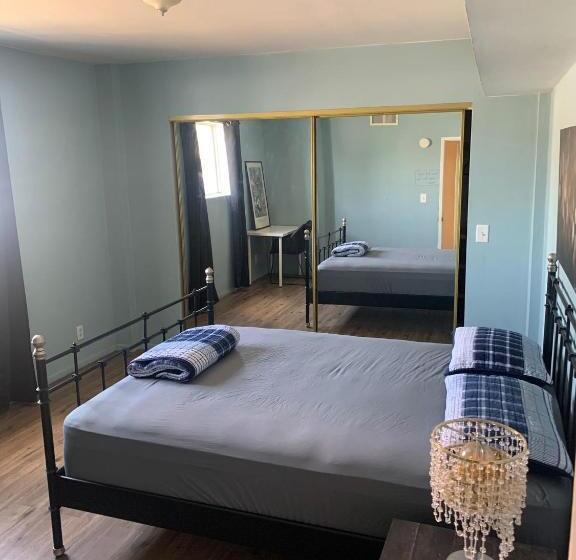 バス共有のスタンダードルーム, Los Angeles Zen Home