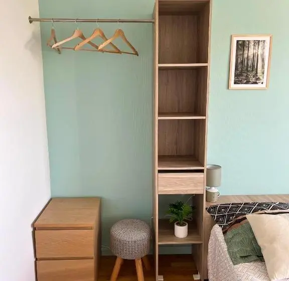 バス共有のスタンダードルーム, Chambre Privée Dans Un Appartement Partagé