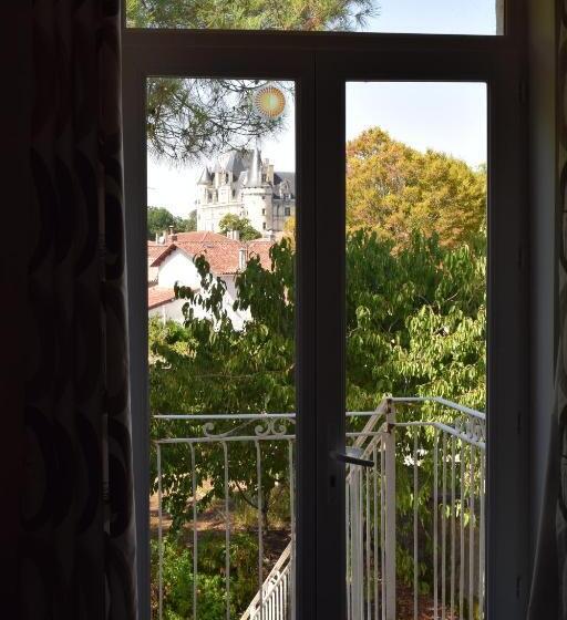 패밀리 스튜디오, Logis De Fornel