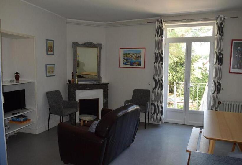 패밀리 스튜디오, Logis De Fornel