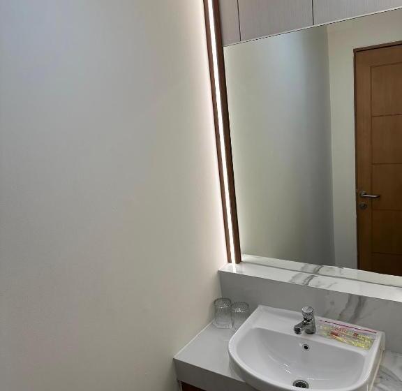 Cameră Standard Pat King Size, D Primahotel Jemursari Surabaya