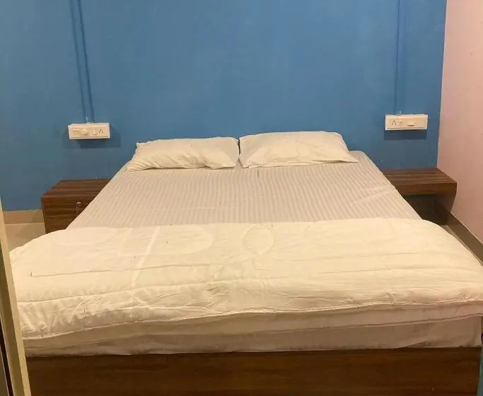 Standard Room King Size Bed, Cocks Town
