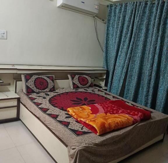 غرفة ديلوكس, Mahati