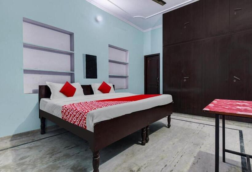 اتاق کلاسیک سه تخته, Oyo Flagship Salasar Residency