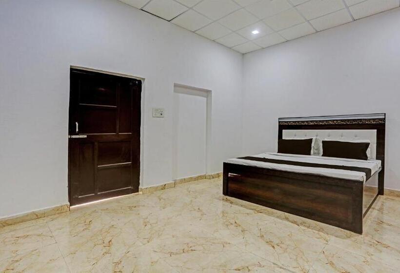 Трехместный Номер Классика, Oyo Murliwala Wedding Palace And Resort