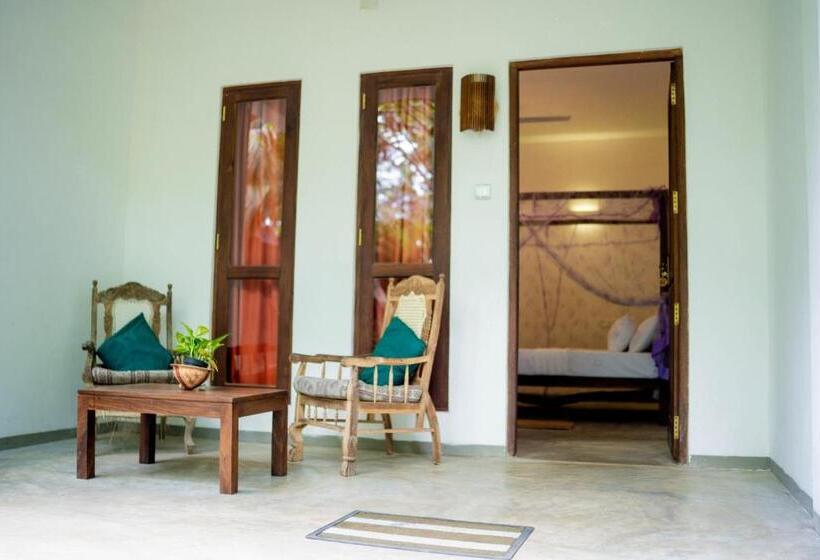 Номер Economy, Talalla Fire Fly