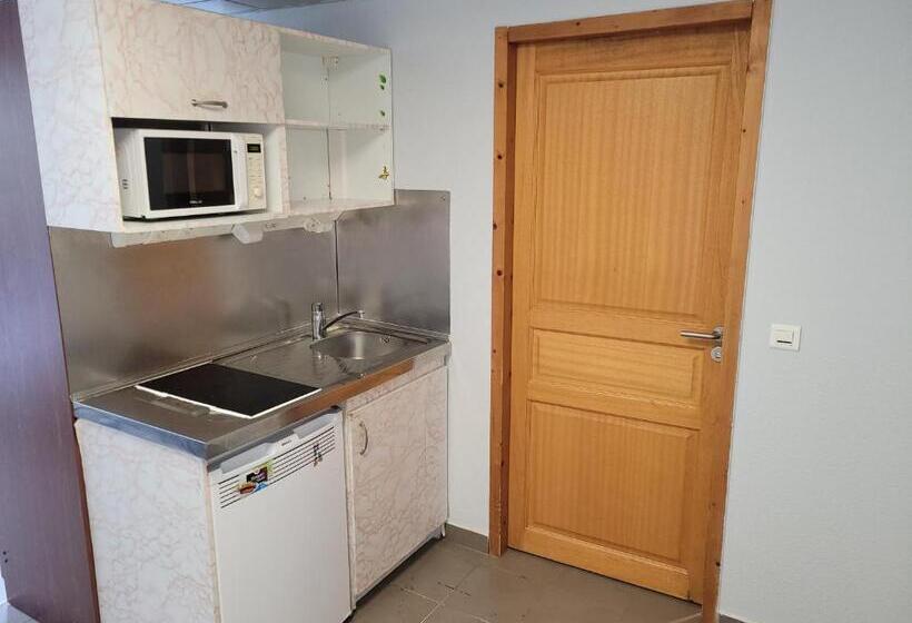 Студия Стандарт, Noisy Residence