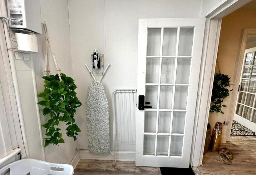 经济房, 4 A Diamond In Yonkers