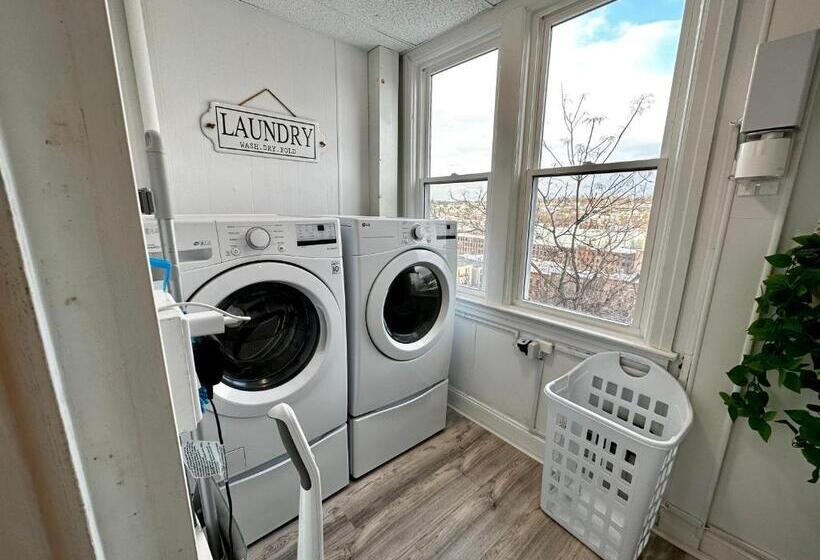 经济房, 4 A Diamond In Yonkers