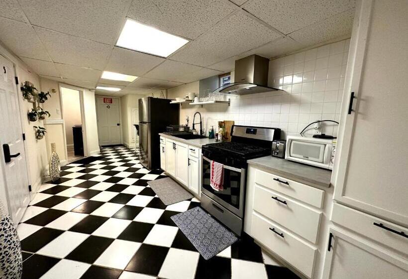 经济房, 4 A Diamond In Yonkers