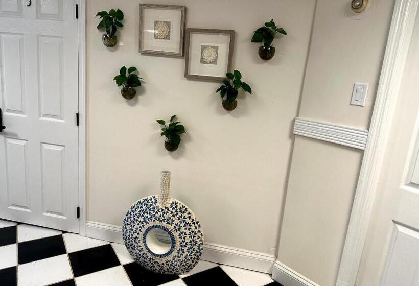 经济房, 4 A Diamond In Yonkers