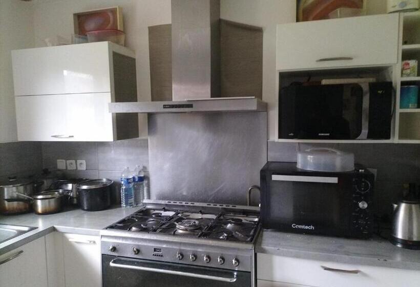 Номер Стандарт Трехместный, Business Room 10 Minutes De Paris Et Orly Aéroport