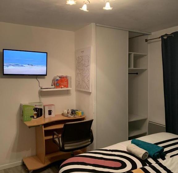 Номер Стандарт Трехместный, Business Room 10 Minutes De Paris Et Orly Aéroport