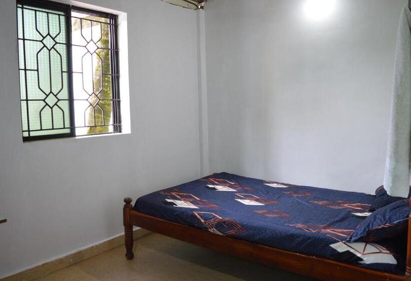 Standard Room with Balcony, Mantrastays