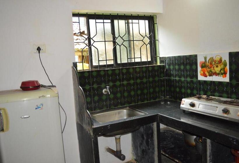 Deluxe Studio, Mantrastays