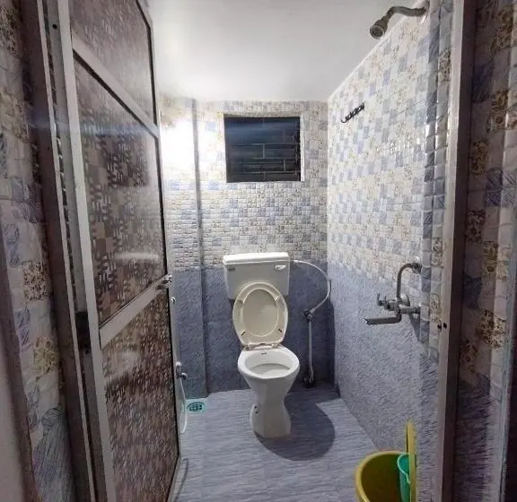 Deluxe Studio, Mantrastays