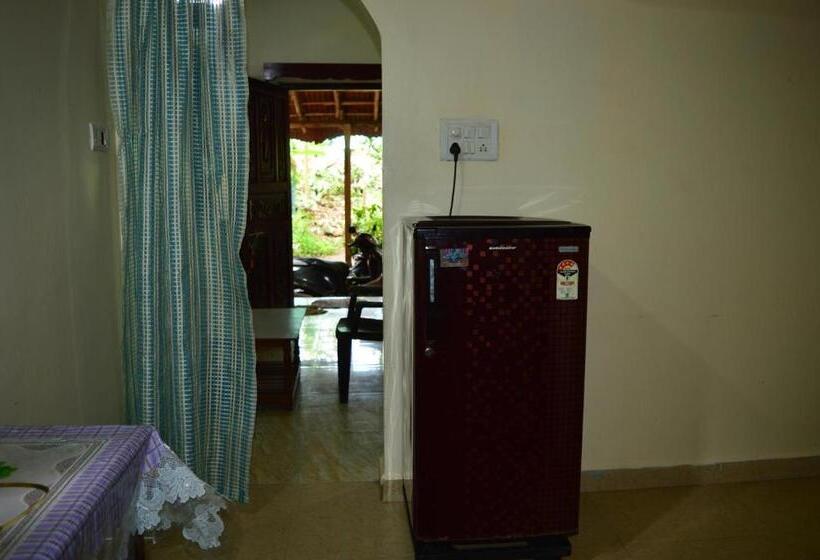 Standard Studio with Balcony, Mantrastays