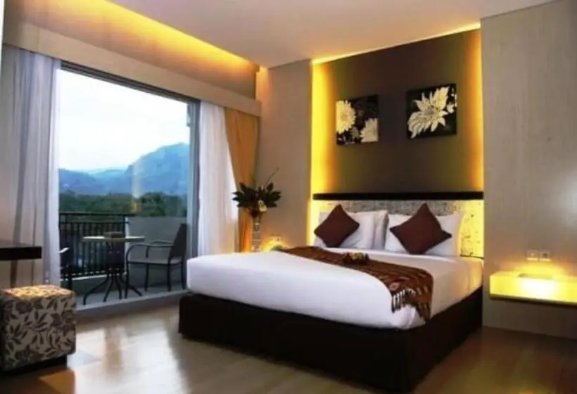 Quarto Estandar, Agung Putra