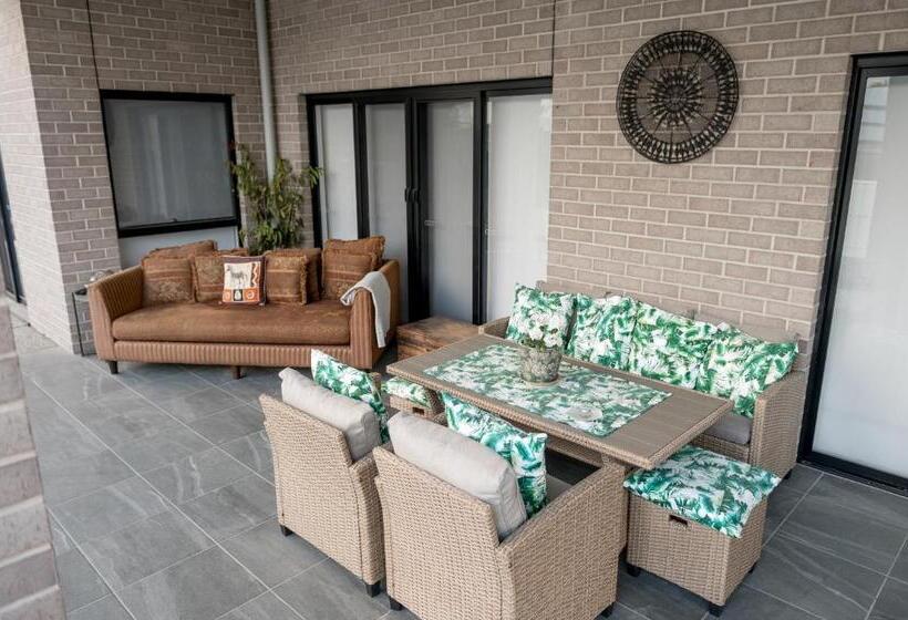 豪华房间, Treveth