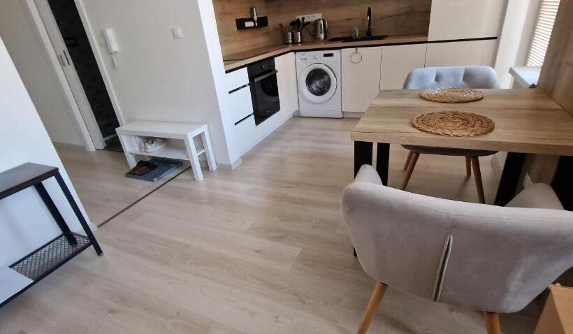 آپارتمان 1 خوابه با بالکن, Luxo Grand Apartments By Bratislavatrip