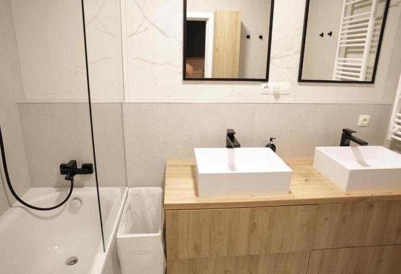 آپارتمان 1 خوابه, Luxo Grand Apartments By Bratislavatrip