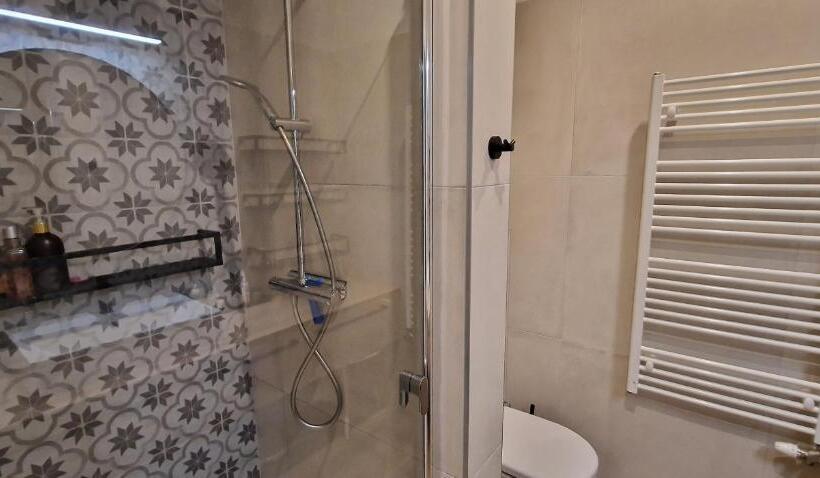 آپارتمان 1 خوابه با بالکن, Luxo Grand Apartments By Bratislavatrip