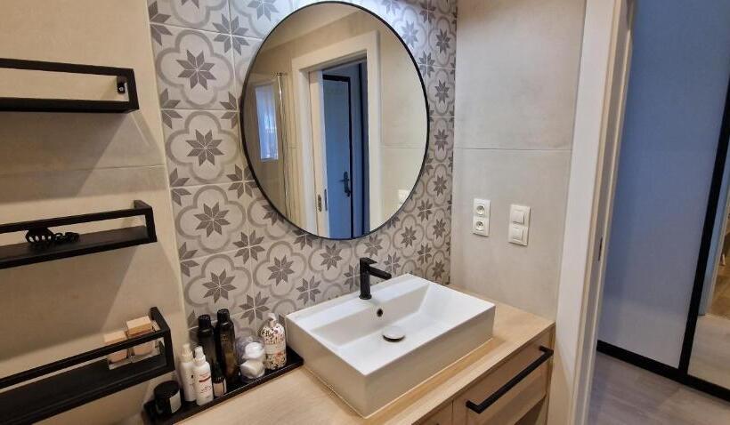 آپارتمان 1 خوابه با بالکن, Luxo Grand Apartments By Bratislavatrip