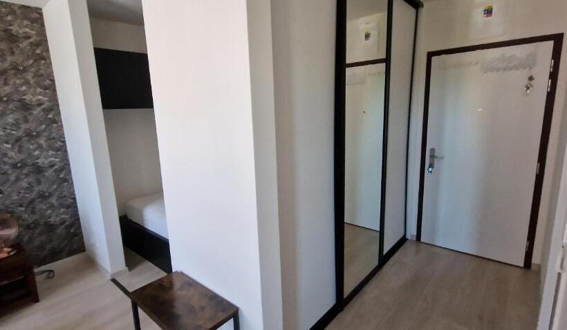 آپارتمان 1 خوابه با بالکن, Luxo Grand Apartments By Bratislavatrip